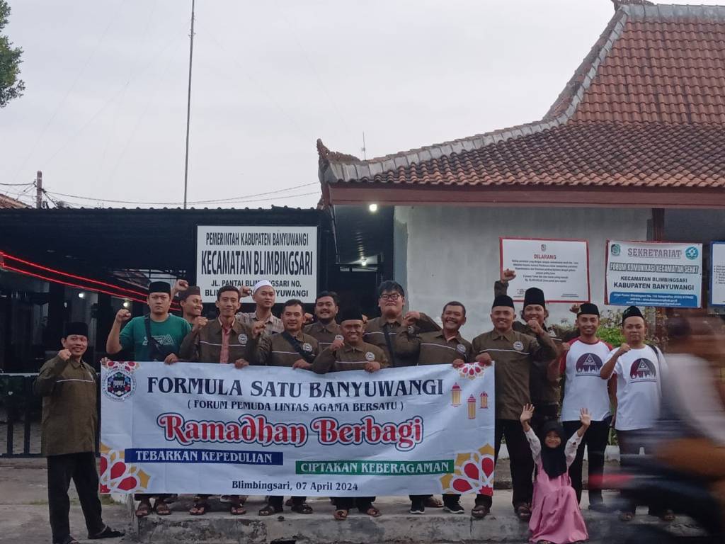 Forum Pemuda Lintas Agama Bersatu ( FORMULA SATU ) Berbagi Takjil di Kec.&nbsp;Blimbingsari.