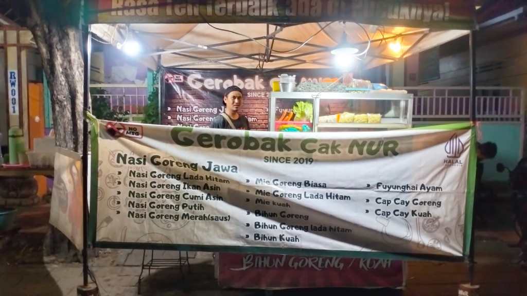 Nasi Goreng Gerobak Cak Nur yang Mantap dan dapat Memanjakan Perut yang sedang Lapar