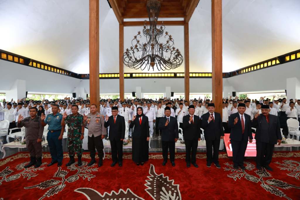 Sebanyak 187 Kepala Desa se-Kabupaten Banyuwangi Terima SK Perpanjangan Masa Jabatan 2 Tahun