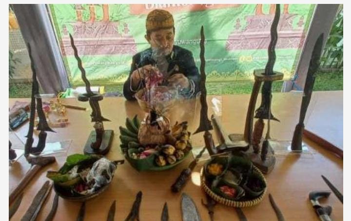 Kegiatan Gelar Budaya Keris dilaksanakan oleh Paguyuban Pelestari Tosan Aji&nbsp;Blambangan