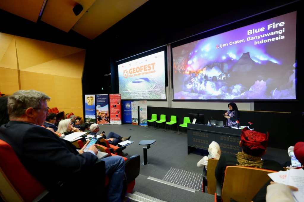 Banyuwangi Terus Perkuat Jejaring Geopark Ijen di Pentas Internasional, Bupati Ipuk Paparan di Geofest Australia