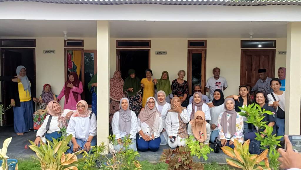 Wisata Hati Panti Jompo Sahabat Dhuafa Blambangan Dikunjungi Pajero.one Biwa”ist