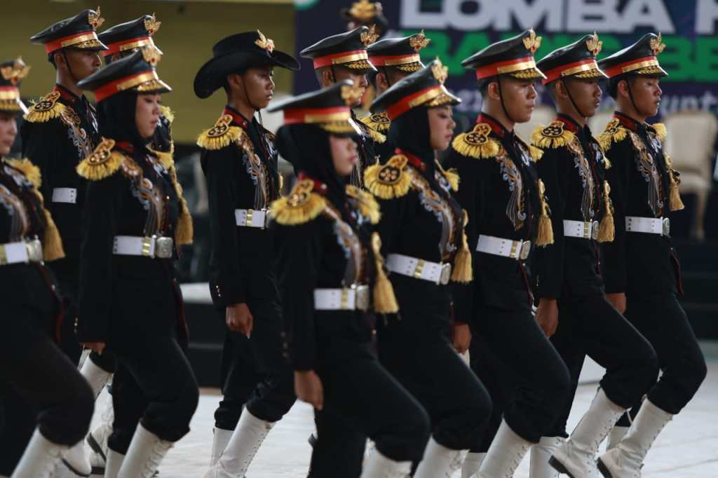 Ratusan Pelajar Banyuwangi Ikuti Kompetisi Kreasi Baris&nbsp;Berbaris